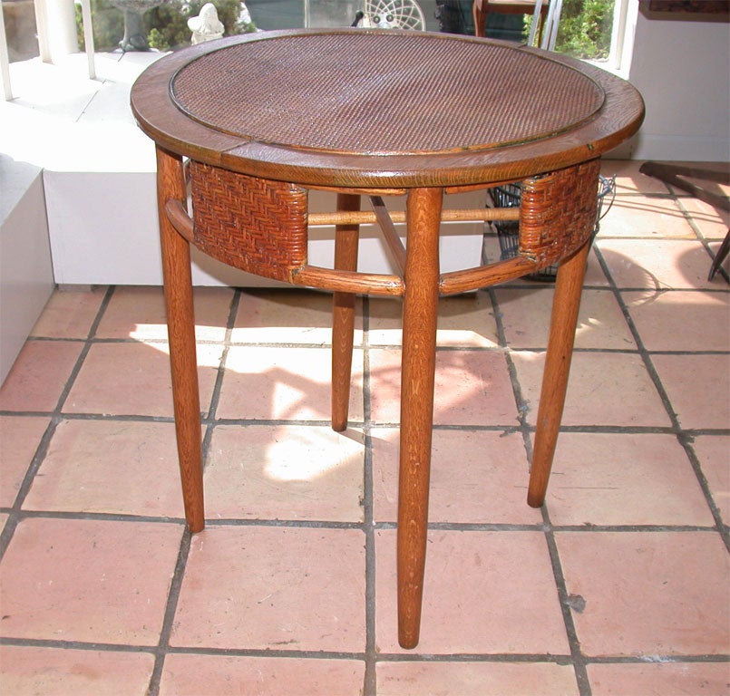 DECORATIVE ROUND TABLE