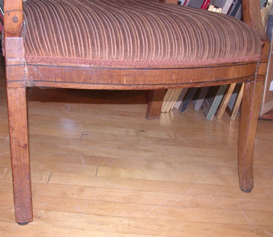 Biedermeier Flügel- oder Sessel des 19. Jahrhunderts (Obstholz) im Angebot
