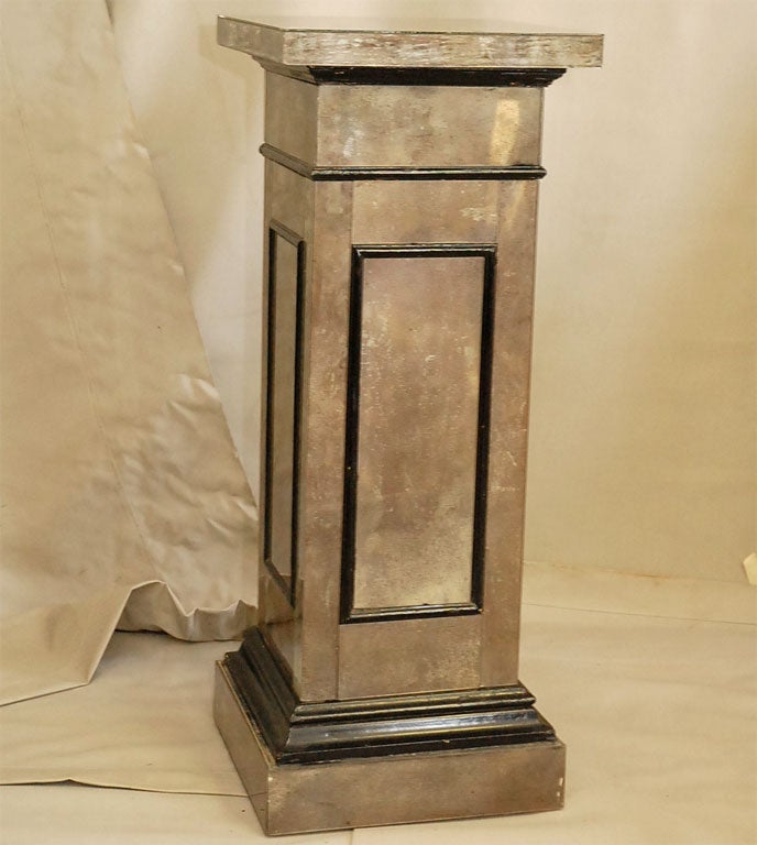 PAIR OF ANTIQUE MIRRORS PEDESTALS