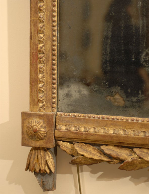 Miroir Louis XVI en bois doré avec cimier, vers 1780 en vente 1