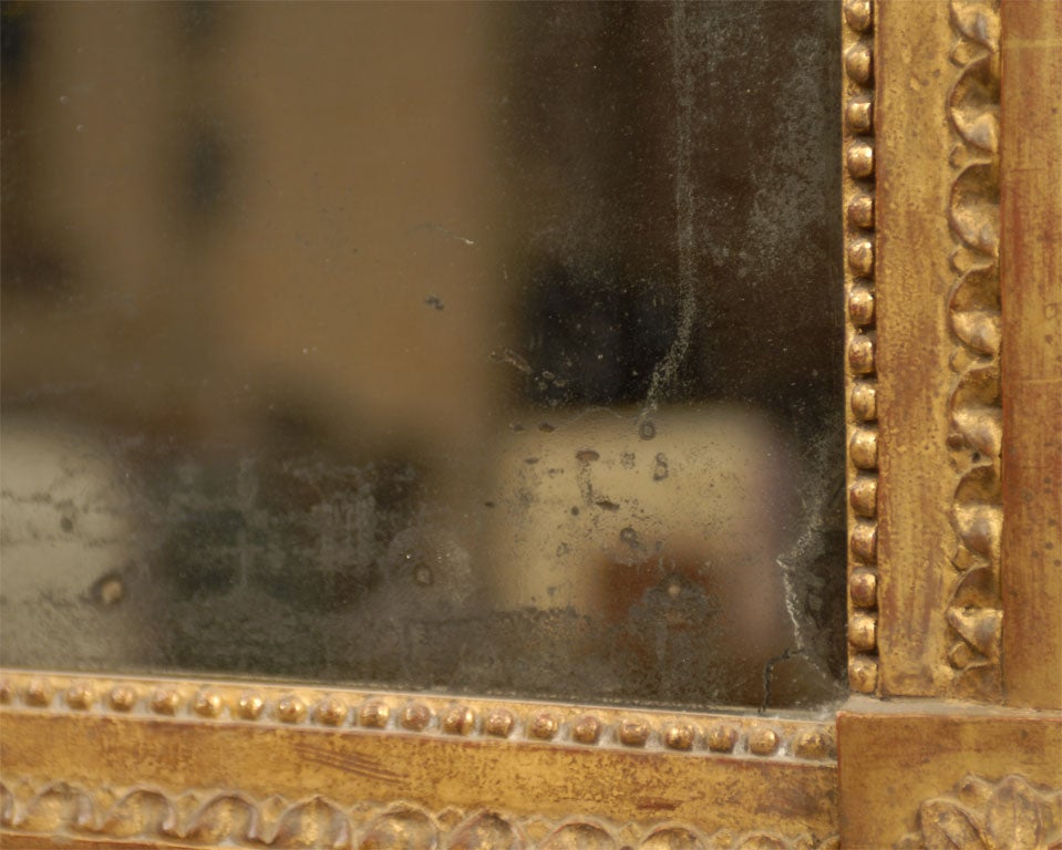 Miroir Louis XVI en bois doré avec cimier, vers 1780 en vente 2