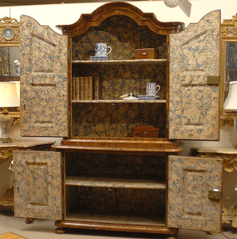 Buffet allemand Deux Corps en noyer ronce, vers 1770 en vente 1