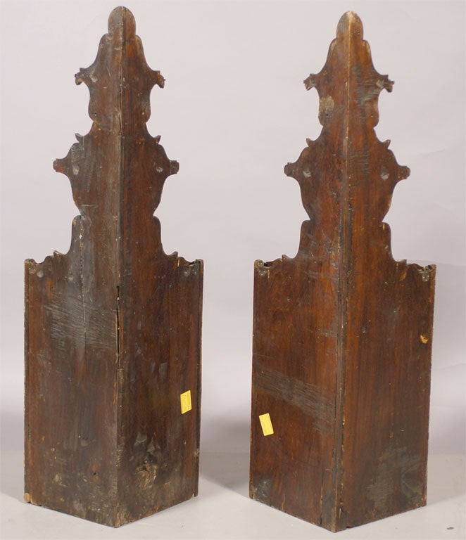 Pair of Large Inlaid Hanging Corner Cupboards in Walnut, France, circa 1790 For Sale 2