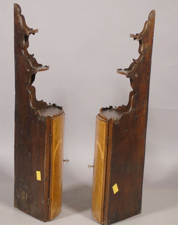 Pair of Large Inlaid Hanging Corner Cupboards in Walnut, France, circa 1790 For Sale 3
