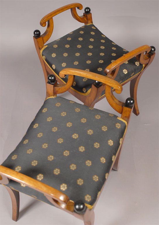 Pair of Biedermeier Stools in Mahogany, c. 1820 4