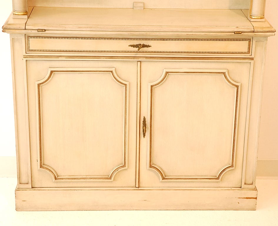Signed Maison Jansen Bookcase with 22K Gold Accents In Good Condition In Palm Desert, CA