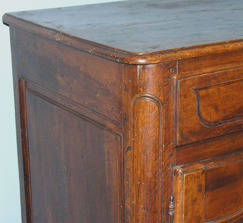 French Walnut Buffet In Good Condition For Sale In New York, NY