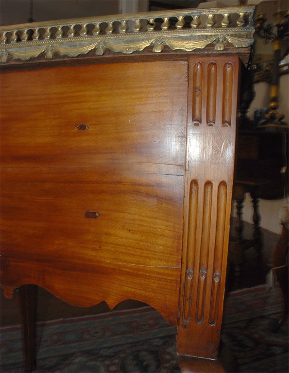 XVIII secolo Tavolo di transizione Luigi XV-Luigi XVI in legno di ciliegio in vendita