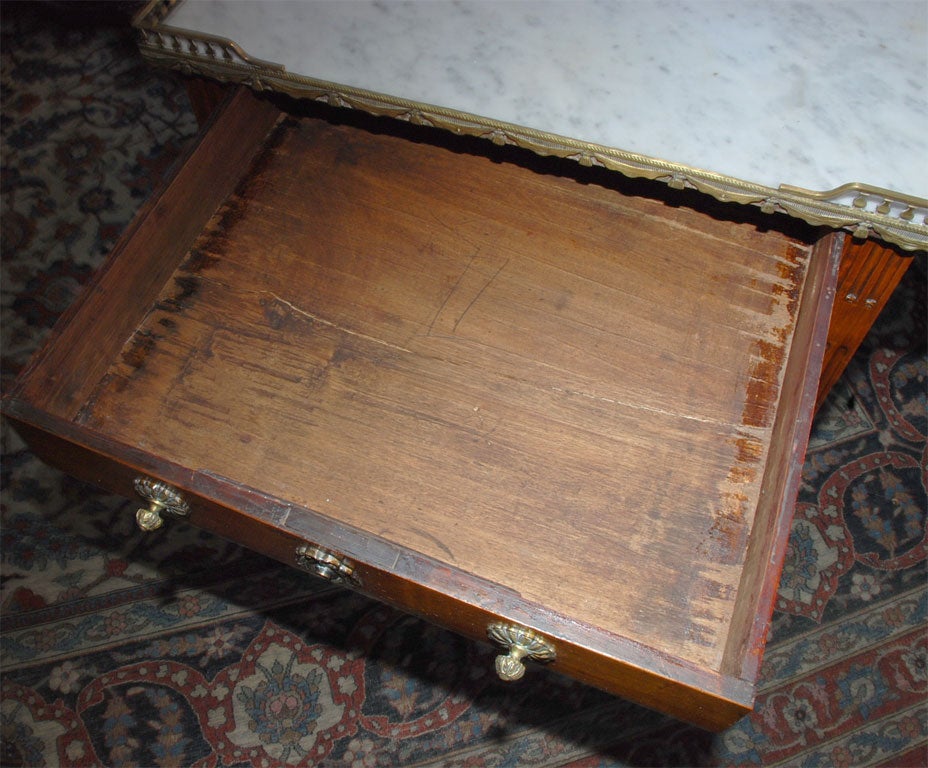 Tavolo di transizione Luigi XV-Luigi XVI in legno di ciliegio in vendita 3