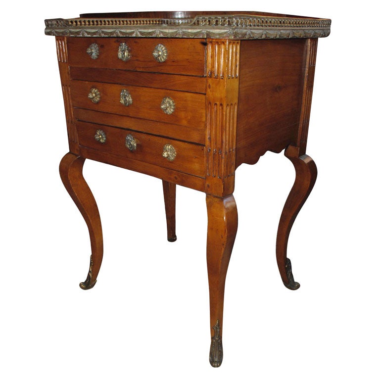 Table d'appoint en merisier de style Louis XV-Louis XVI de transition