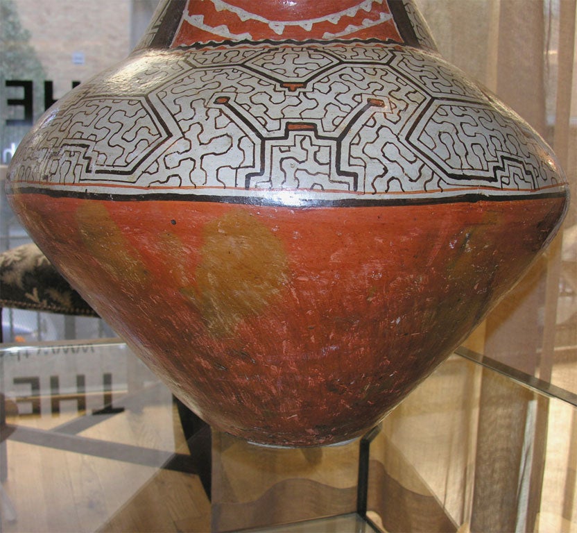 Large Shipibo Decorative Pottery In Excellent Condition For Sale In New York, NY