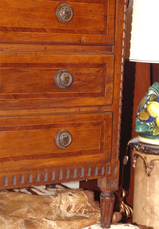 18th Century Italian Walnut Commode Chest of Drawers In Good Condition For Sale In San Francisco, CA
