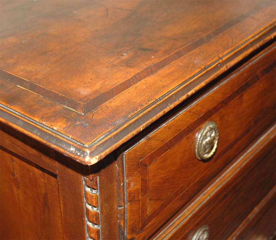 18th Century Italian Walnut Commode Chest of Drawers For Sale 1