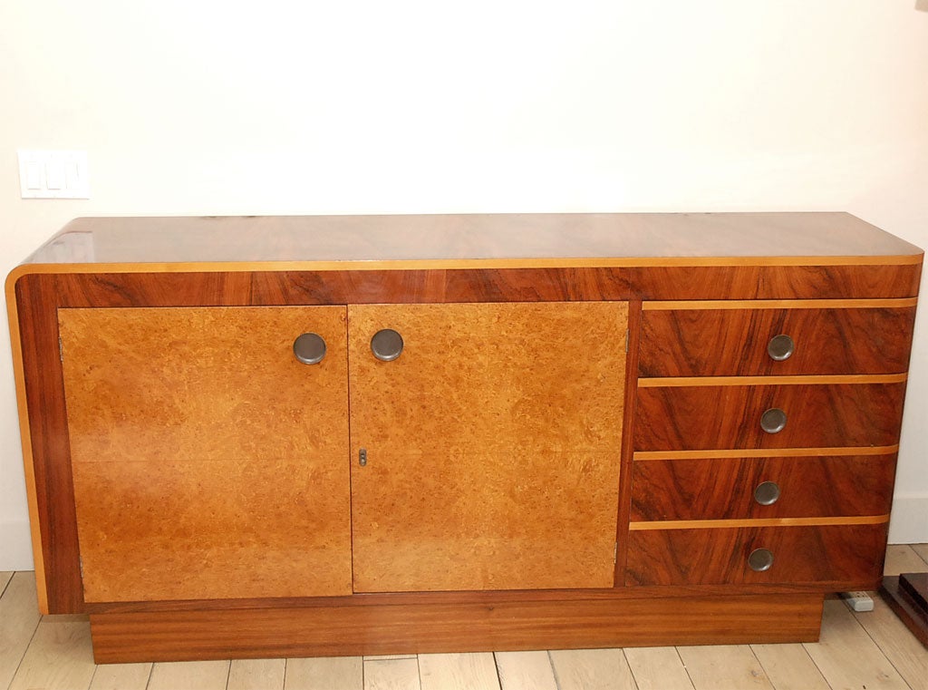 Mid-20th Century An Italian Art Deco Buffet in Rosewood, Circa 1930