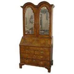 Queen Anne Bureau Bookcase in Inlaid Walnut, c. 1710 3