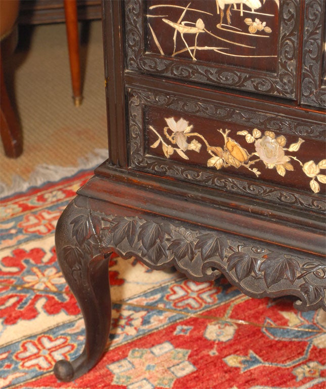 An 1880's Japanese Ebonised Rosewood Etagere For Sale 5
