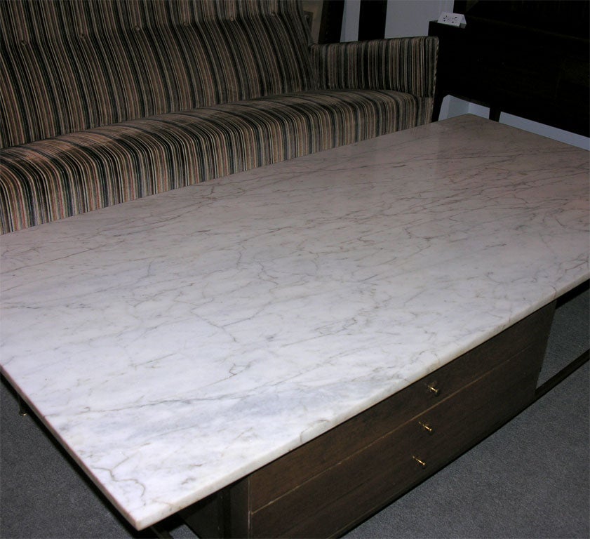 American Carrara Stone Top Cocktail Table by Paul McCobb for Calvin Furniture In Excellent Condition For Sale In New York, NY
