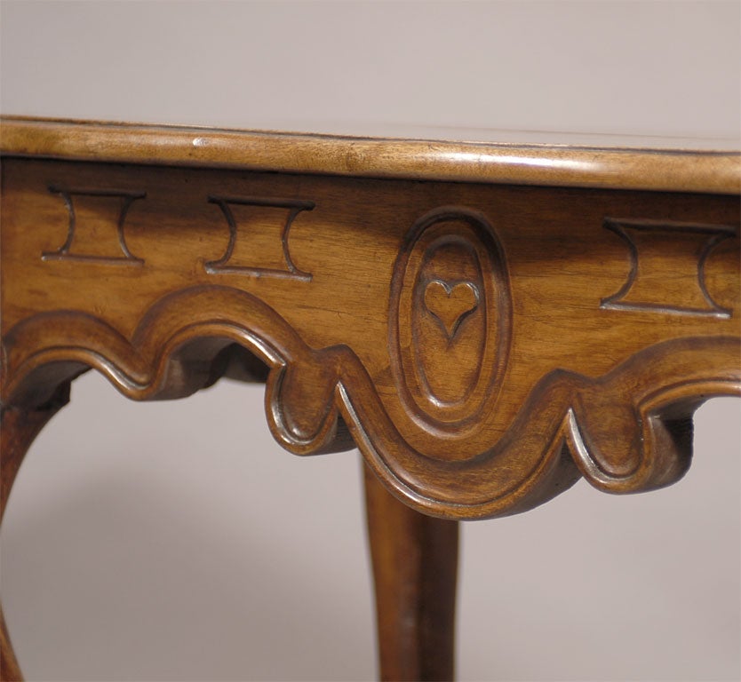 Louis XV Period Walnut Console from Provence, circa 1760 In Good Condition For Sale In Atlanta, GA