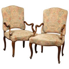 Pair Regence Period Fauteuils in Walnut, c. 1730 11