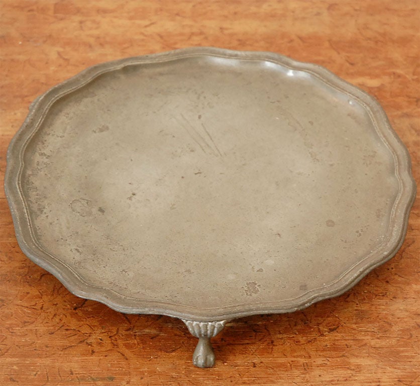EARLY 19THC PEWTER TRAY WITH FEET