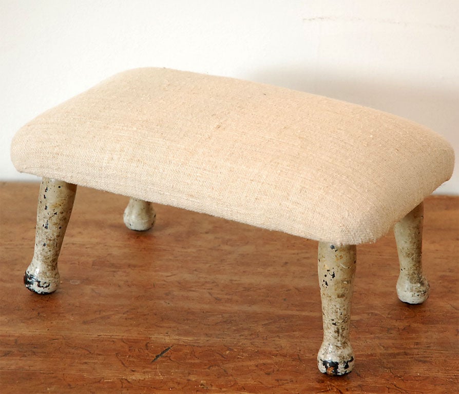 19THC CHILD'S BENCH  FROM NEW ENGLAND