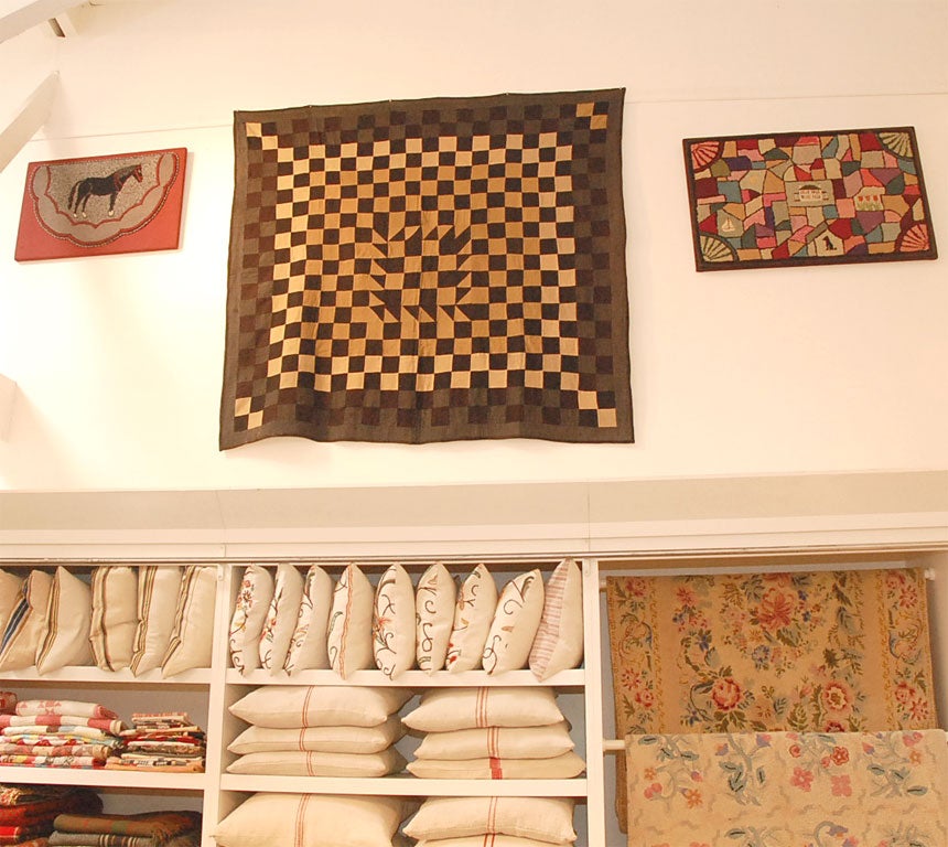 American LATE 19THC  BLACK AND WHITE MENNONITE QUILT