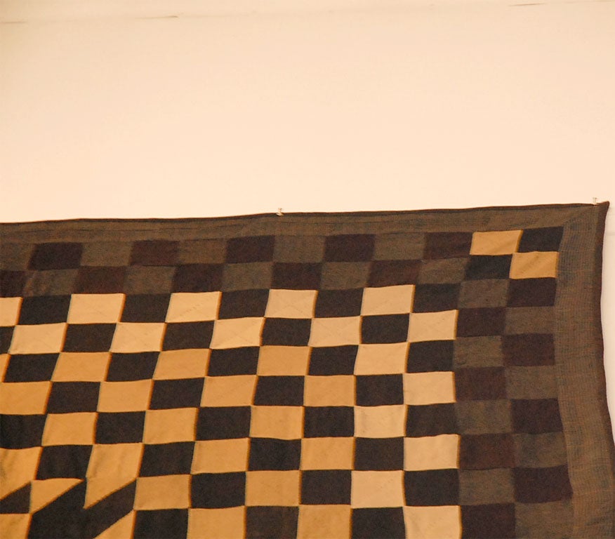 LATE 19THC  BLACK AND WHITE MENNONITE QUILT 2