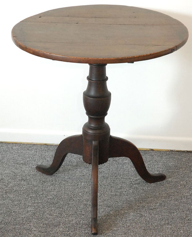 LATE 18THC ROUND TAVERN  TABLE  IN PRISTINE CONDITION AND PATINA FOUND IN NEW ENGLAND.