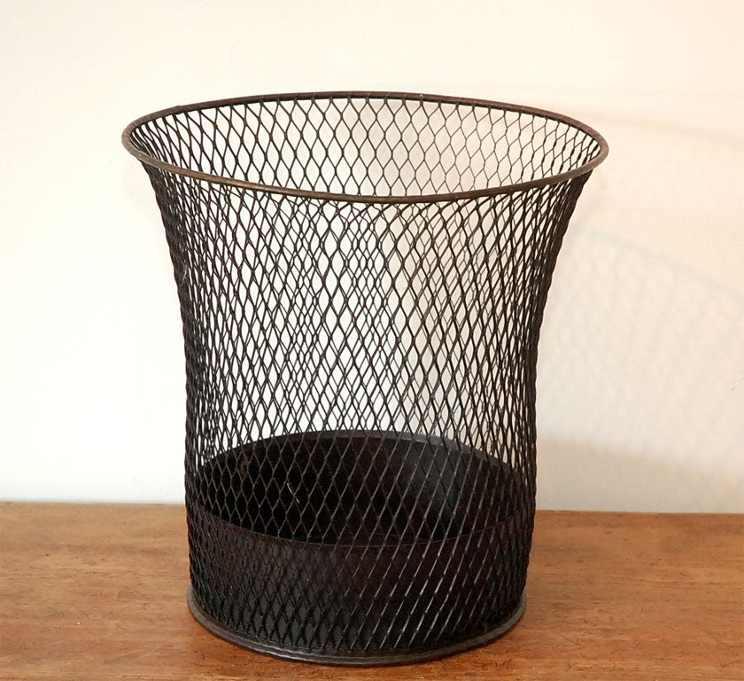 1925 BLACK WASTE BASKET