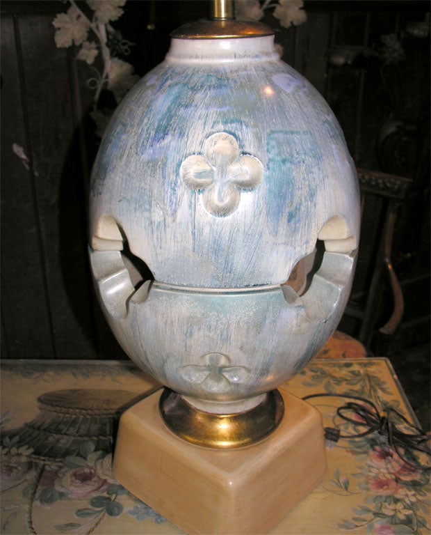 Italian Quatrefoil Pottery Lamp In Excellent Condition For Sale In Stamford, CT