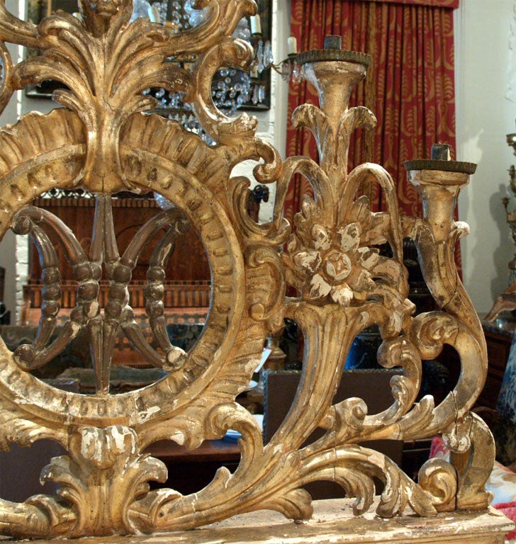 Giltwood PAIR OF GILTWOOD ALTAR STICKS