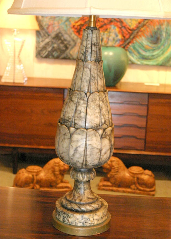 Large albaster lamp in beige and grey veined alabaster carved in leaf forms