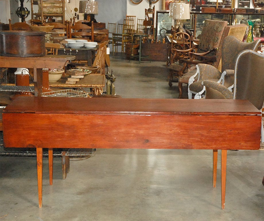 American Hepplewhite Country Table