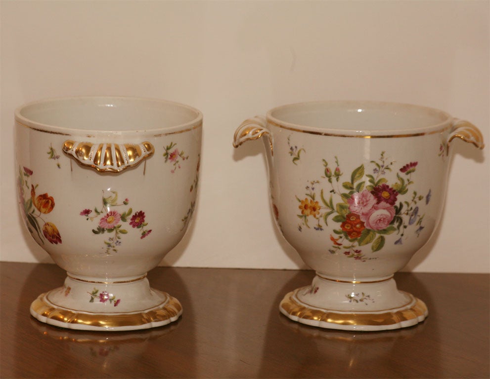 Pareja de Fruteros de Porcelana 
