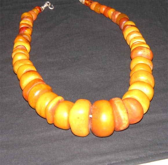 Amber Necklace In Good Condition In New York, NY