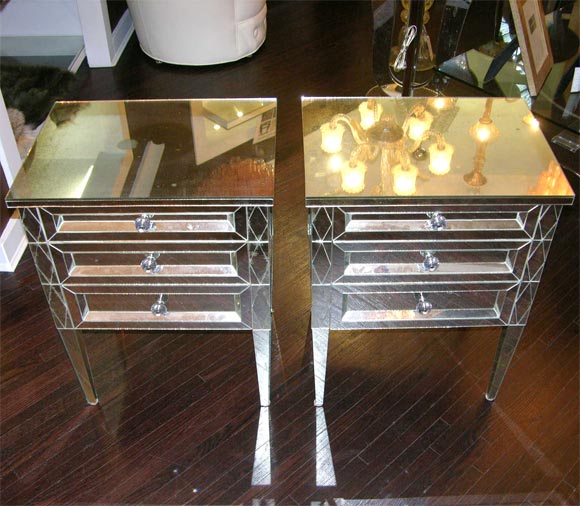 Pair of Diamond Front Mirrored Commodes In Excellent Condition For Sale In New York, NY