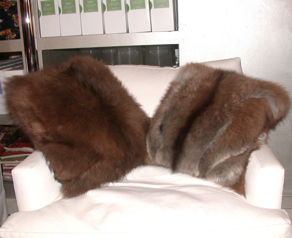 Alpaca Blanket and Pillows In Excellent Condition For Sale In Wainscott, NY