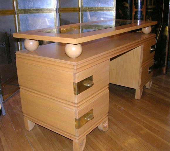 Walnut John Widdicomb dressing table