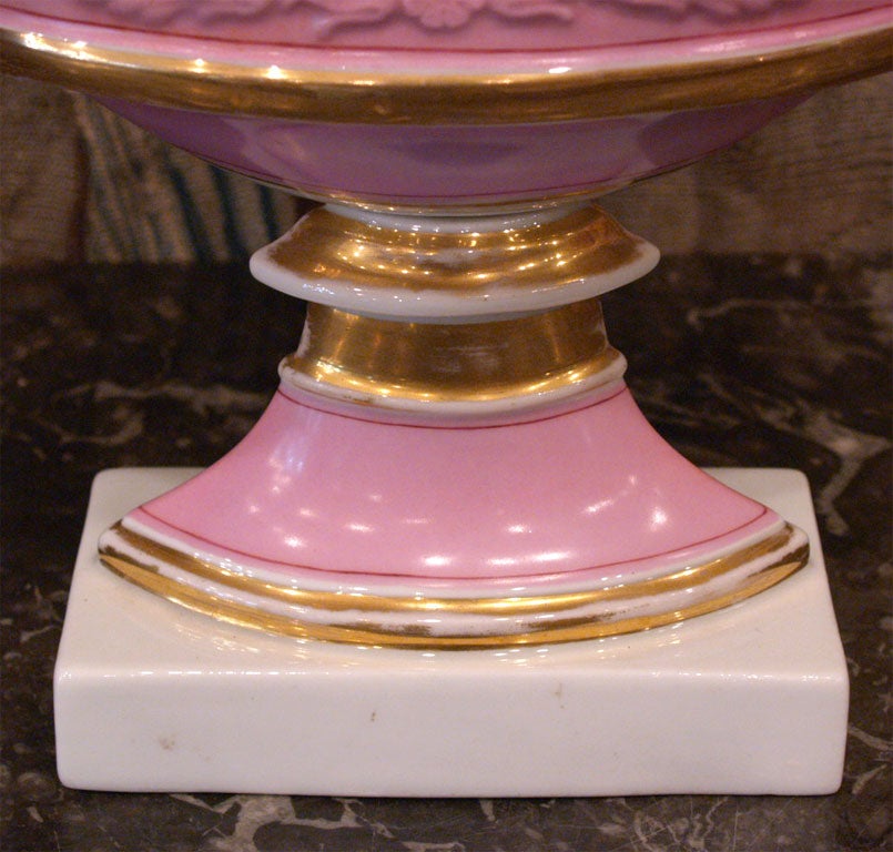 Early 19th century French Vieux Paris porcelain corbeille with 