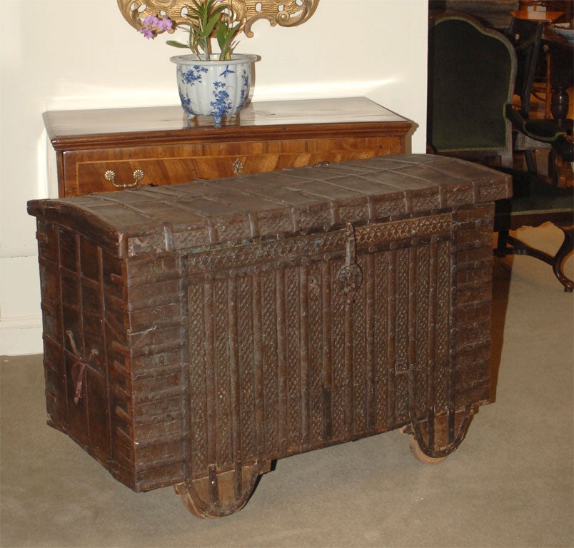 19th Century Indian dowry chest (ldd)w
