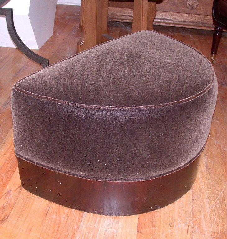 Demilune Ottoman 1