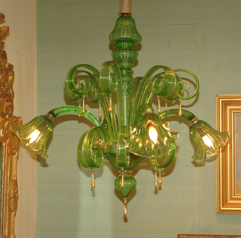 Early 20th Century Vibrant Leaf Green Murano Glass Chandelier 1