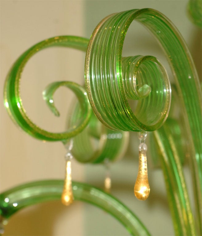 Early 20th Century Vibrant Leaf Green Murano Glass Chandelier 6