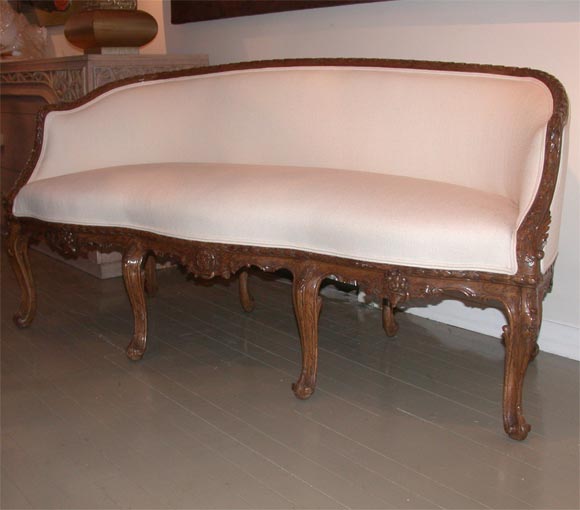 BEAUTIFULLY CARVED FRENCH LOVE SEAT