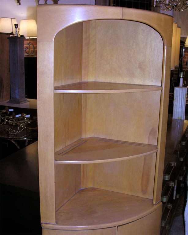 Rare Pair Heywood Wakefield Corner Cabinets In Good Condition In New York, NY