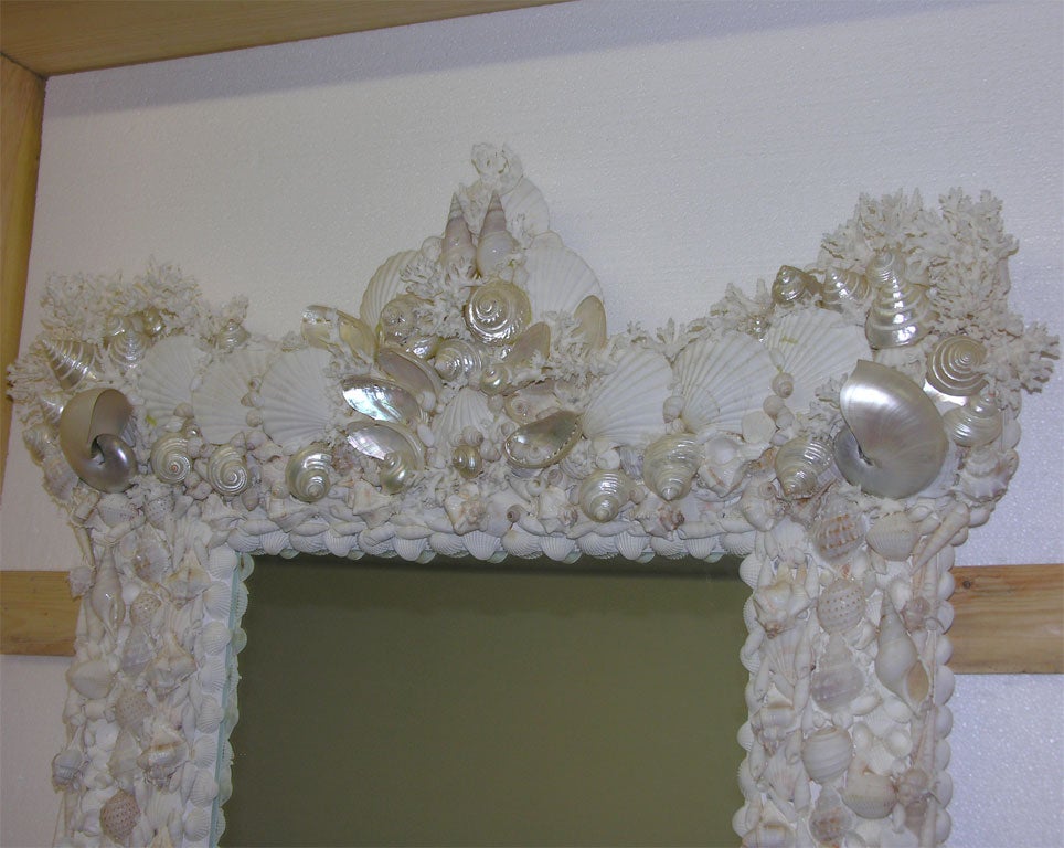 Seashell Mirror by Mongiardino In Excellent Condition For Sale In New York, NY