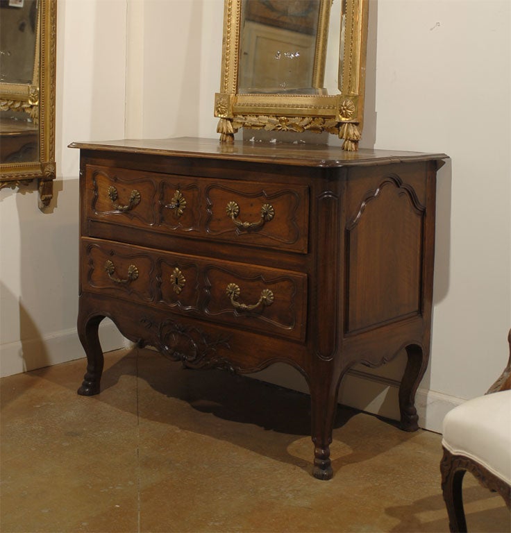 18th Century French Louis XV Walnut Commode. Please Note This Item is an Antique and is One of a Kind. 