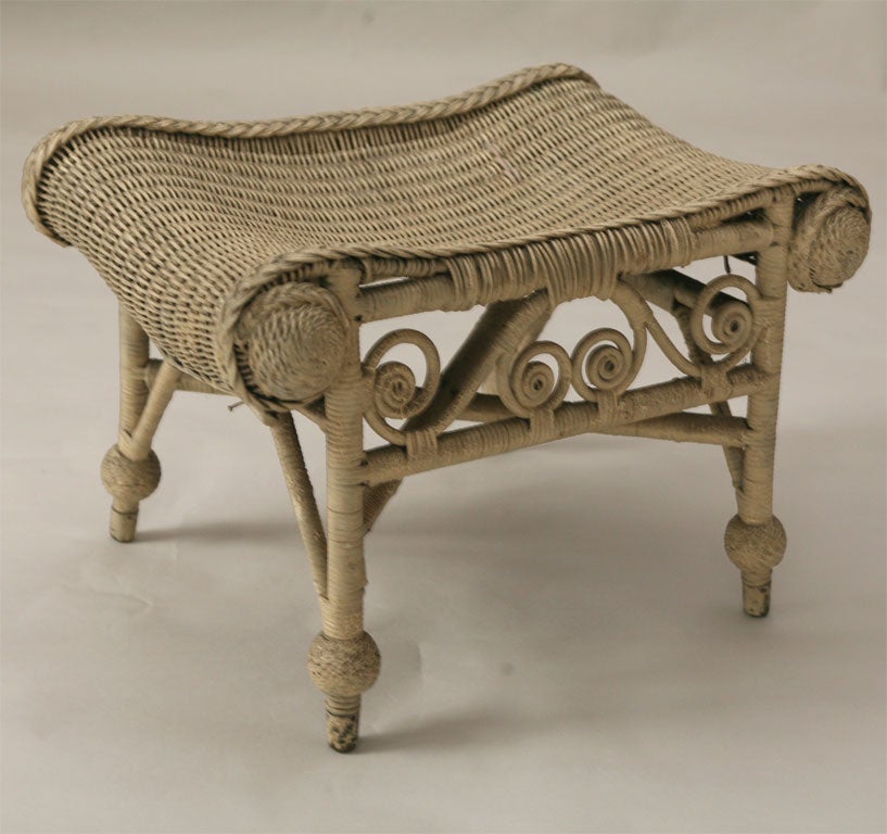 American VICTORIAN WICKER OTTOMAN