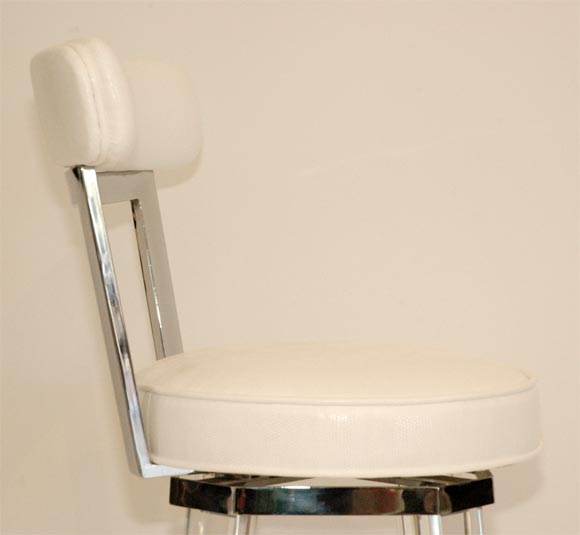 Late 20th Century Modern Lucite and Chrome Swivel Bar Stools