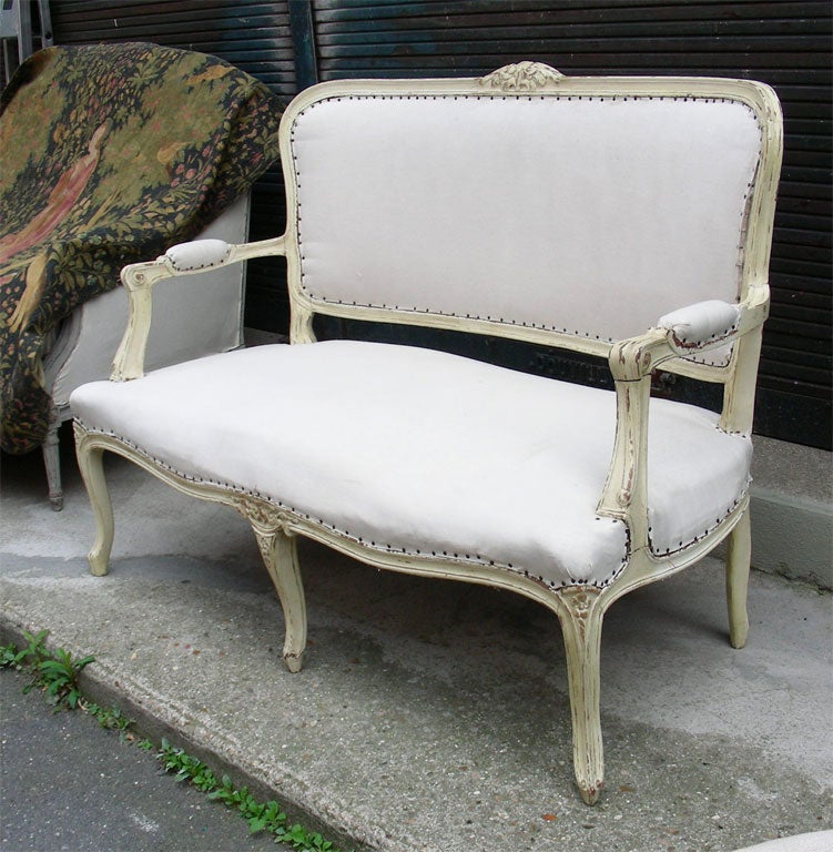 French Louis XV Style White Beech Settee For Sale